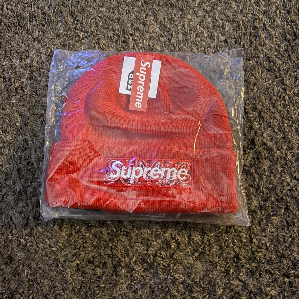 Supreme New Era Box Logo Beanie (FW19) Red